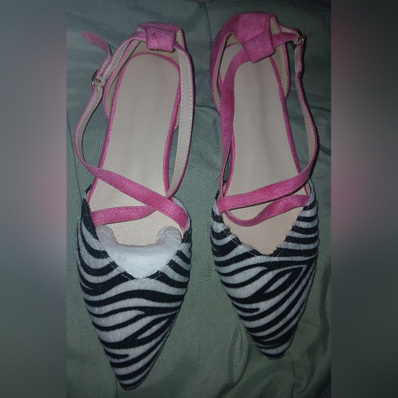 Light In The Box Shoes - Chic Zebra Print Flats with Pink Accents